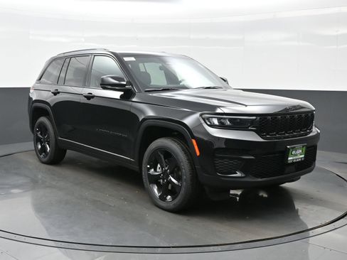 New 2025 Jeep Grand Cherokee Altitude image 8