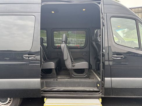 Used 2022 Mercedes-Benz Sprinter 2500 image 12