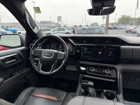 Used 2023 GMC Sierra 1500 AT4 w/ AT4 Premium Package AWD/4WD image 17