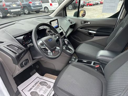 Used 2022 Ford Transit Connect XLT image 11