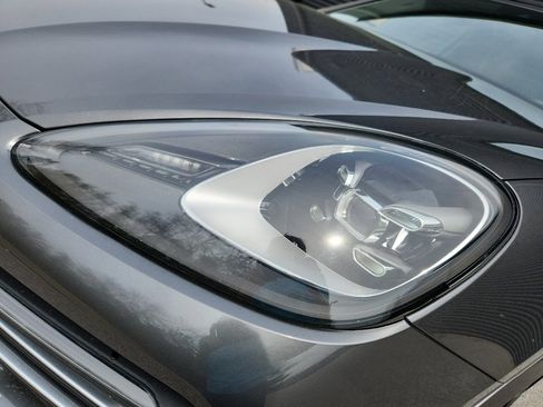 Used 2019 Porsche Cayenne Base image 10