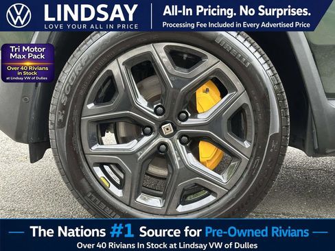 Used 2025 Rivian R1S Premium AWD/4WD image 8