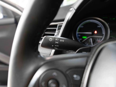 Used 2022 Toyota Camry XSE w/ Navigation Upgrade Package FWD image 13
