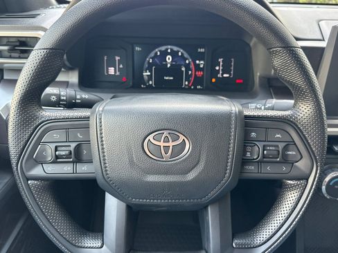 Used 2025 Toyota Tacoma SR5 AWD/4WD image 20