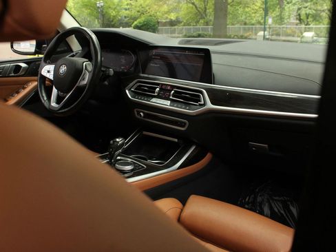 Used 2020 BMW X7 xDrive40i w/ Premium Package image 26