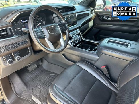 Used 2021 GMC Yukon XL Denali w/ Denali Premium Package image 27