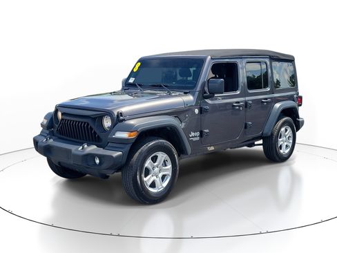Used 2018 Jeep Wrangler Unlimited Sport AWD/4WD image 3