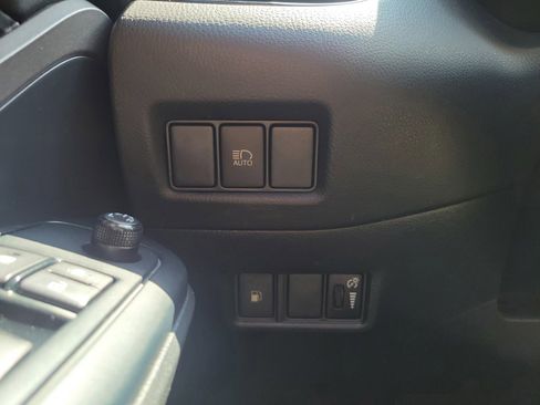 Used 2020 Toyota C-HR LE FWD image 20