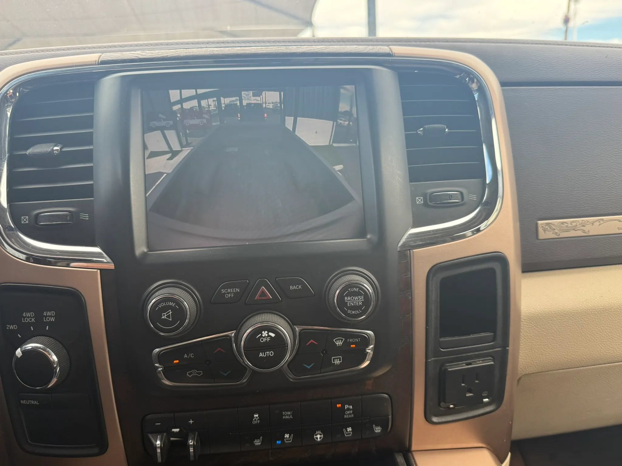 Used 2014 RAM 2500 Longhorn w/ Protection Group AWD/4WD image 15