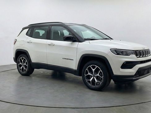Used 2025 Jeep Compass Limited AWD/4WD image 1