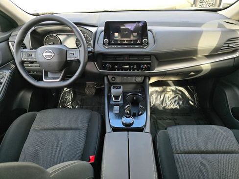 New 2026 Nissan Rogue SV AWD/4WD image 17