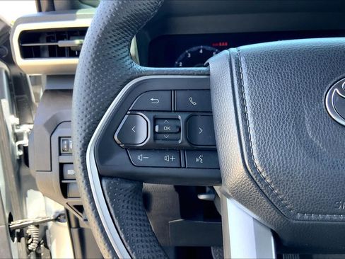 Used 2024 Toyota Tacoma Limited AWD/4WD image 45