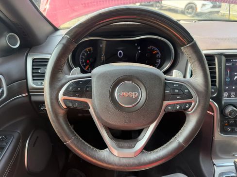 Used 2018 Jeep Grand Cherokee Overland AWD/4WD image 19