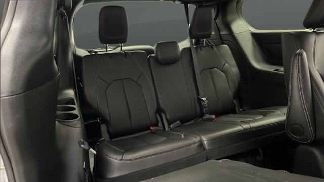 Used 2024 Chrysler Pacifica Limited FWD image 26
