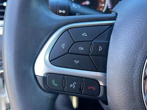 Used 2021 Jeep Compass Latitude w/ Sun and Sound Group FWD image 19