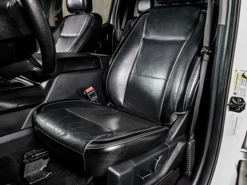 Used 2019 Ford F250 Lariat w/ Lariat Ultimate Package AWD/4WD image 29