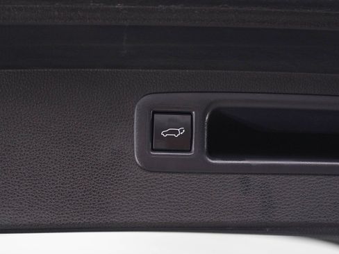 Used 2026 Toyota Highlander Platinum AWD/4WD image 18