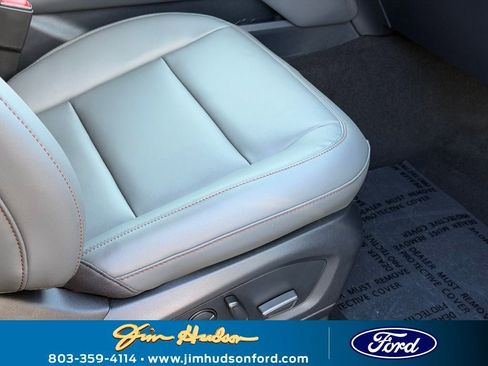 New 2026 Ford Explorer Active w/ Active Comfort Package image 13