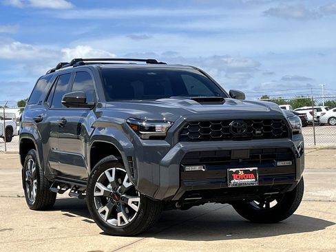 Used 2026 Toyota 4Runner TRD Sport Premium RWD image 2