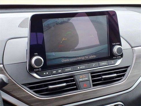 Used 2023 Nissan Altima 2.5 SV image 13