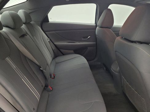Used 2022 Hyundai Elantra SEL w/ Convenience + Premium Package FWD image 19