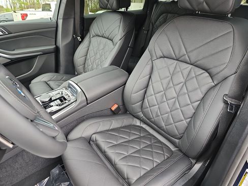 New 2026 BMW X5 xDrive50e w/ M Sport Package AWD/4WD image 17