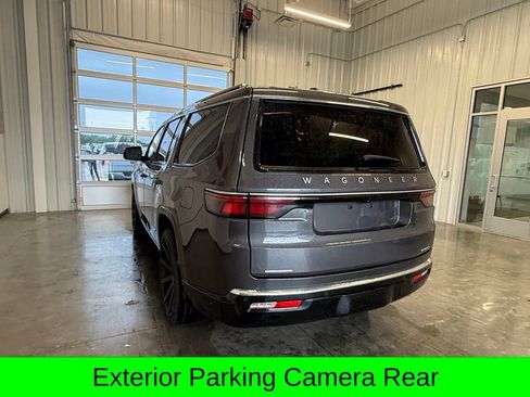 Used 2022 Jeep Wagoneer Series III w/ Premium Group I AWD/4WD image 11