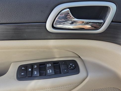Used 2022 Jeep Grand Cherokee Laredo E AWD/4WD image 21