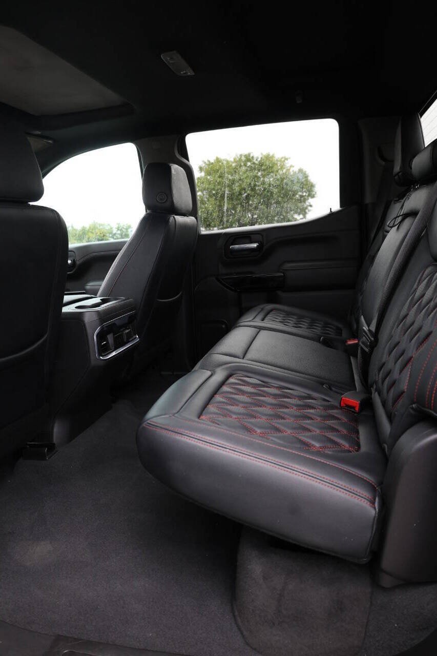 Used 2022 GMC Sierra 1500 SLT w/ SLT Premium Plus Package AWD/4WD image 17