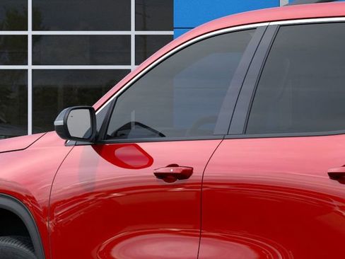 New 2025 Chevrolet Traverse LT image 12