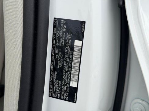 Certified 2026 Volvo XC60 B5 Ultra AWD/4WD image 23