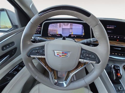 Used 2024 Cadillac Escalade Premium Luxury Platinum image 12