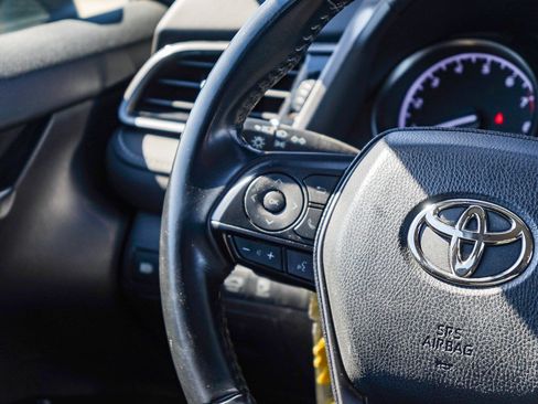 Used 2021 Toyota Camry SE w/ Carpet Mat Package (TMS) FWD image 17