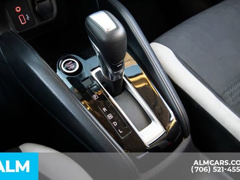 Used 2021 Nissan Versa SV image 15