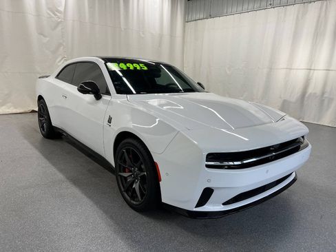 Used 2024 Dodge Charger Daytona Scat Pack w/ Plus Group AWD/4WD image 3