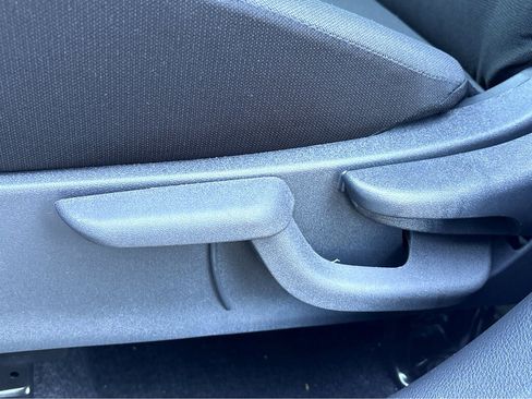 New 2025 Nissan Kicks Play S image 17