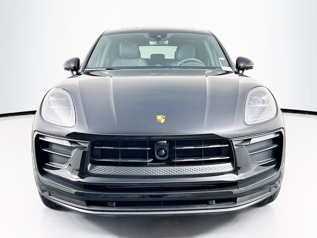 Certified 2026 Porsche Macan AWD/4WD image 6