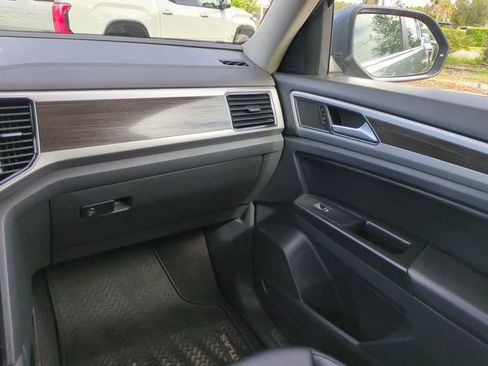 Used 2019 Volkswagen Atlas SEL AWD/4WD image 17