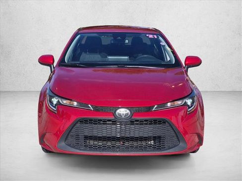 Used 2021 Toyota Corolla LE FWD image 2