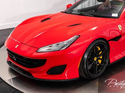 Used 2019 Ferrari Portofino image 12