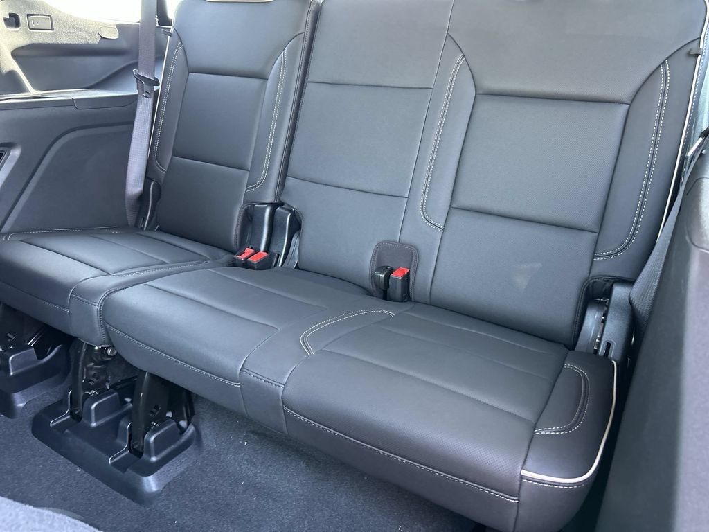 New 2026 GMC Yukon Elevation AWD/4WD image 36