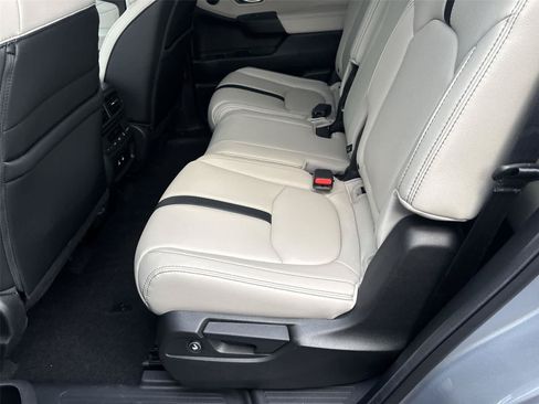Used 2026 Honda Pilot Touring image 14