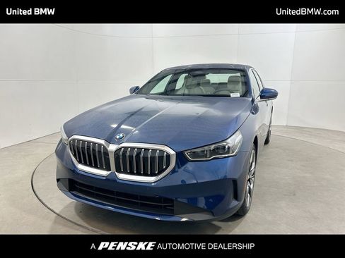 Used 2025 BMW 530i w/ Premium Package image 1
