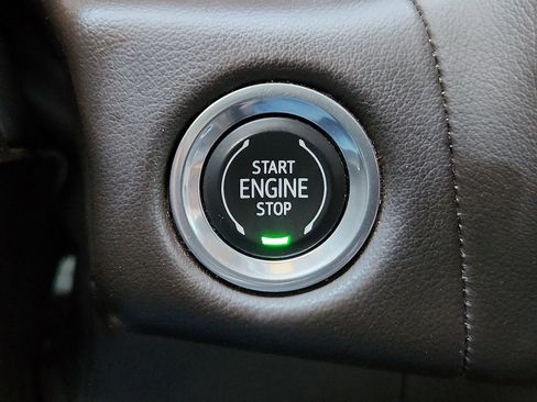 Used 2022 GMC Yukon SLT w/ SLT Premium Package image 20