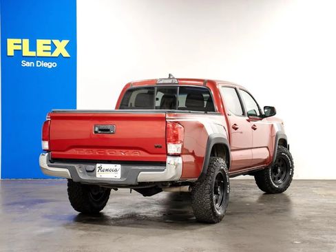 Used 2017 Toyota Tacoma SR5 RWD image 4