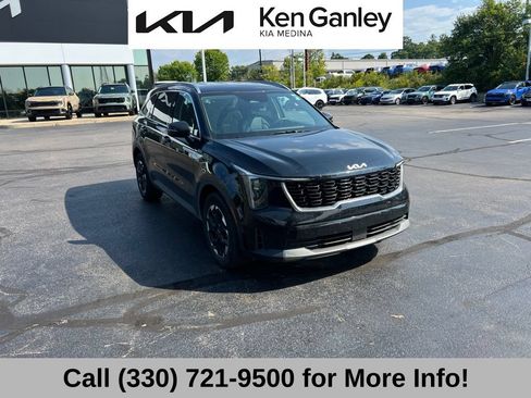 Certified 2025 Kia Sorento S FWD image 4
