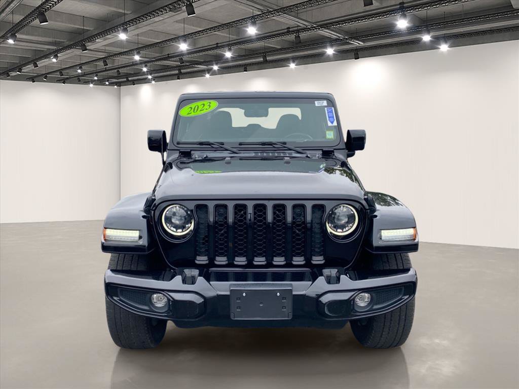 Used 2023 Jeep Gladiator Overland AWD/4WD image 2
