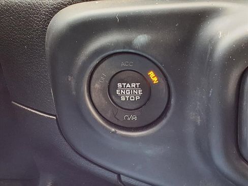 Used 2019 Jeep Wrangler Unlimited Sport S image 16