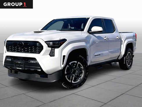 Used 2025 Toyota Tacoma TRD Sport image 1