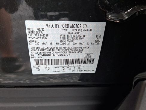 Used 2023 Ford Explorer Limited w/ Equipment Group 301A AWD/4WD image 29